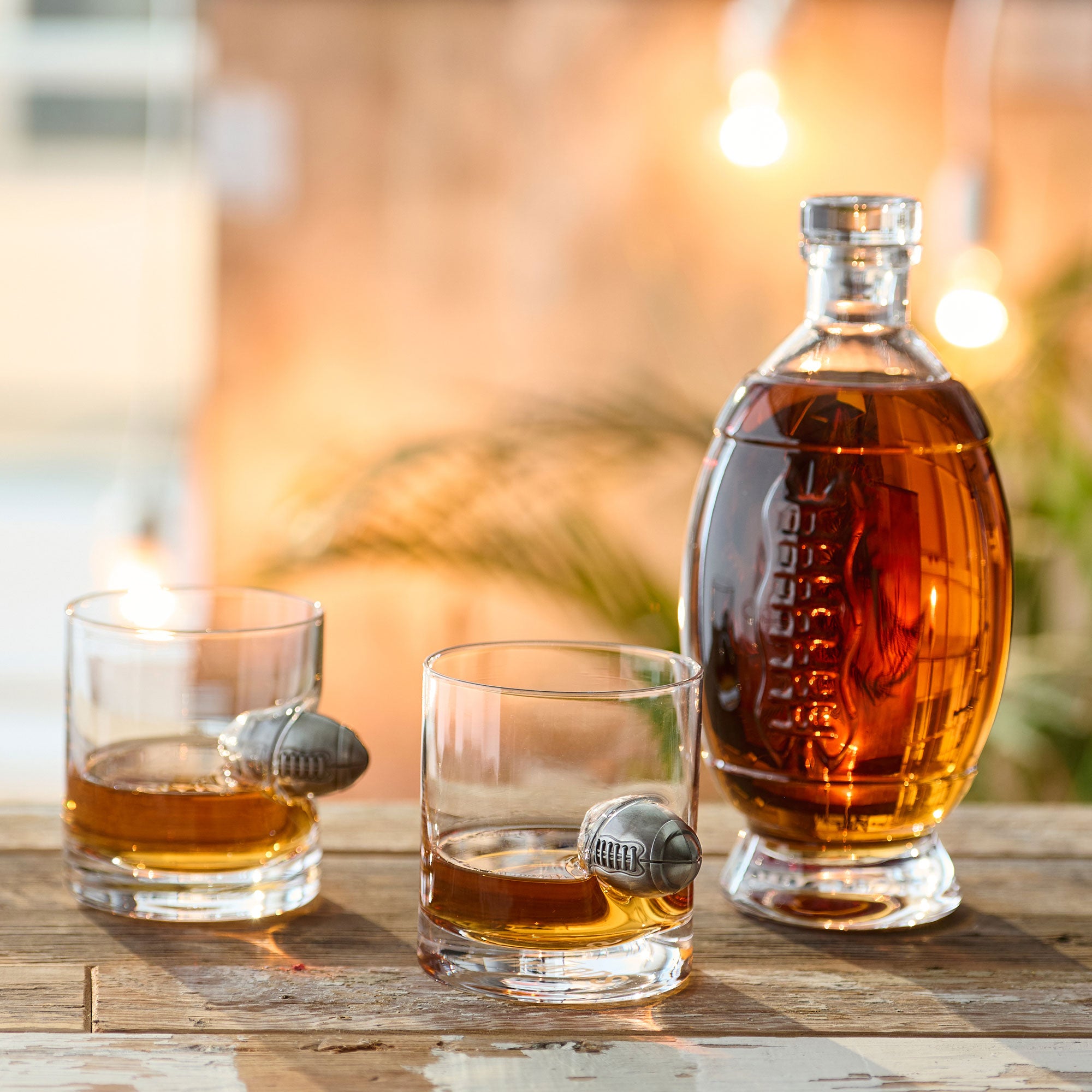 40YARDS American Football Whisky Set: 2x Whisky Gläser + Dekanter
