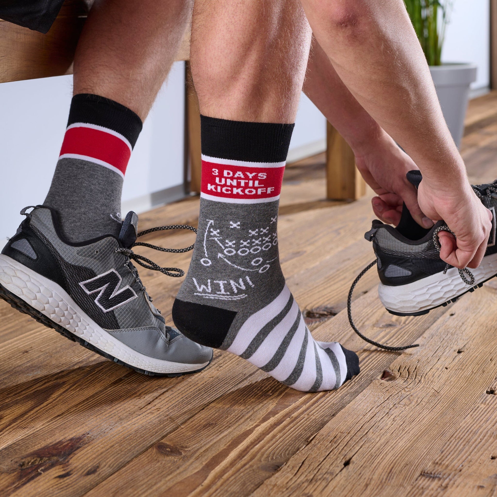 Countdown Yards 40YARDS American Football Countdown Game Day Socks, 4 pairs of socks